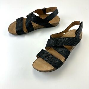 Clarks Artisan Perri Dunes Python black comfort sole womens sandals Size 11wide